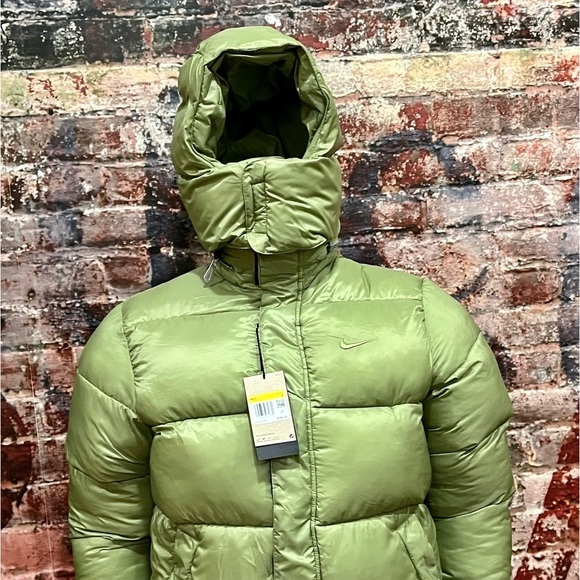 NEW NIKE PUFFER THERMA-FIT JACKET WITH HOODIE - Picture 2 of 8